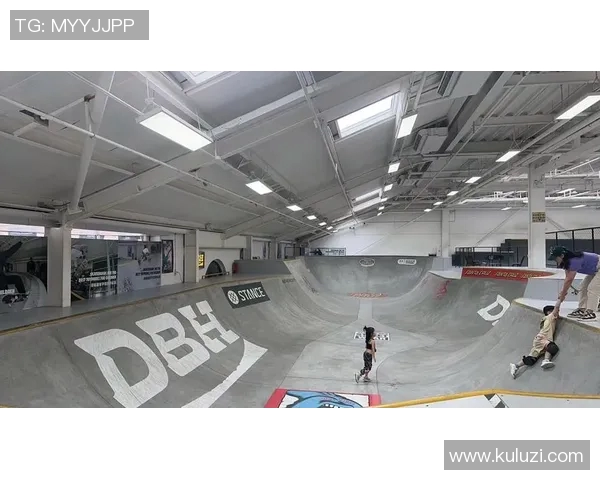 成都滑板队在滑板节奏排名中创下历史新高展现青春活力与团队精神